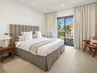 Villa for sale in Benahavis