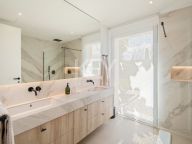 Villa for sale in Benahavis