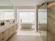 Villa for sale in Benahavis