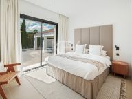 Villa for sale in Benahavis