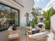 Villa for sale in Benahavis