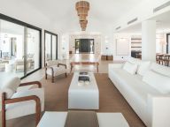 Villa for sale in Benahavis