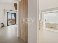 Villa for sale in Benahavis