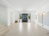 Villa for sale in Benahavis