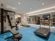 Villa for sale in Estepona East, Estepona
