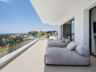 Villa for sale in Estepona East, Estepona