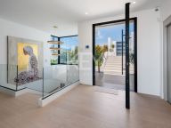 Villa for sale in Estepona East, Estepona