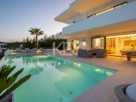 Villa for sale in Estepona East, Estepona