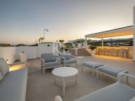 Villa for sale in Estepona East, Estepona