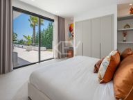 Villa for sale in Estepona East, Estepona