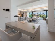 Villa for sale in Estepona East, Estepona
