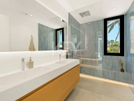 Villa for sale in Marbesa, Marbella East