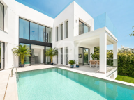 Villa for sale in Marbesa, Marbella East