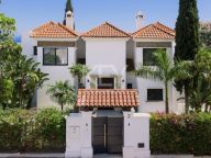 Villa for sale in Benahavis