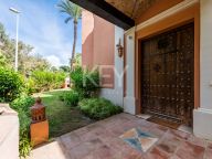 Villa for sale in La Perla de la Bahía, Casares