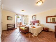 Villa for sale in La Perla de la Bahía, Casares
