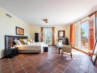 Villa for sale in La Perla de la Bahía, Casares