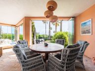 Villa for sale in La Perla de la Bahía, Casares