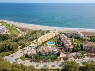 Villa for sale in La Perla de la Bahía, Casares