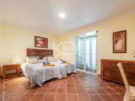 Villa for sale in La Perla de la Bahía, Casares