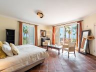 Villa for sale in La Perla de la Bahía, Casares