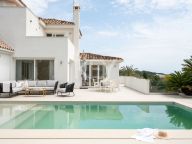 Villa for sale in Los Naranjos Hill Club, Nueva Andalucia