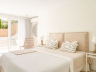 Villa for sale in Los Naranjos Hill Club, Nueva Andalucia