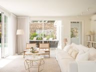 Villa for sale in Los Naranjos Hill Club, Nueva Andalucia