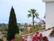 Villa for sale in Los Naranjos Hill Club, Nueva Andalucia