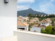 Villa for sale in Los Naranjos Hill Club, Nueva Andalucia