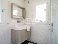 Villa for sale in Los Naranjos Hill Club, Nueva Andalucia