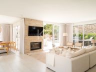Villa for sale in Los Naranjos Hill Club, Nueva Andalucia