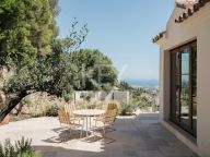 Villa for sale in El Madroñal, Benahavis