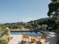 Villa for sale in El Madroñal, Benahavis