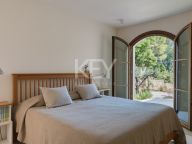 Villa for sale in El Madroñal, Benahavis