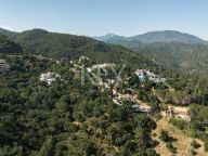 Villa for sale in El Madroñal, Benahavis