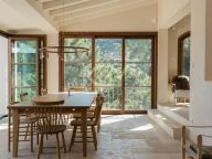 Villa for sale in El Madroñal, Benahavis