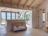 Villa for sale in El Madroñal, Benahavis