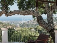 Villa for sale in El Madroñal, Benahavis