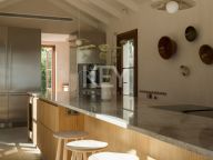 Villa for sale in El Madroñal, Benahavis