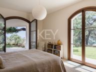 Villa for sale in El Madroñal, Benahavis