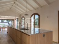 Villa for sale in El Madroñal, Benahavis