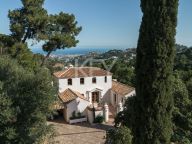 Villa for sale in El Madroñal, Benahavis