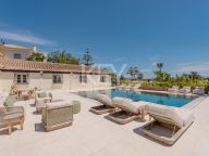 Вилла на продажу в Altos del Paraiso, Бенахавис