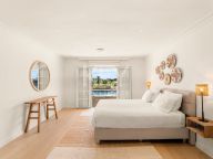 Вилла на продажу в Altos del Paraiso, Бенахавис