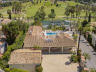 Вилла на продажу в Altos del Paraiso, Бенахавис