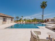Вилла на продажу в Altos del Paraiso, Бенахавис
