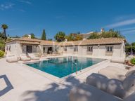 Вилла на продажу в Altos del Paraiso, Бенахавис