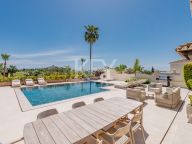 Вилла на продажу в Altos del Paraiso, Бенахавис