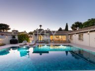 Вилла на продажу в Altos del Paraiso, Бенахавис